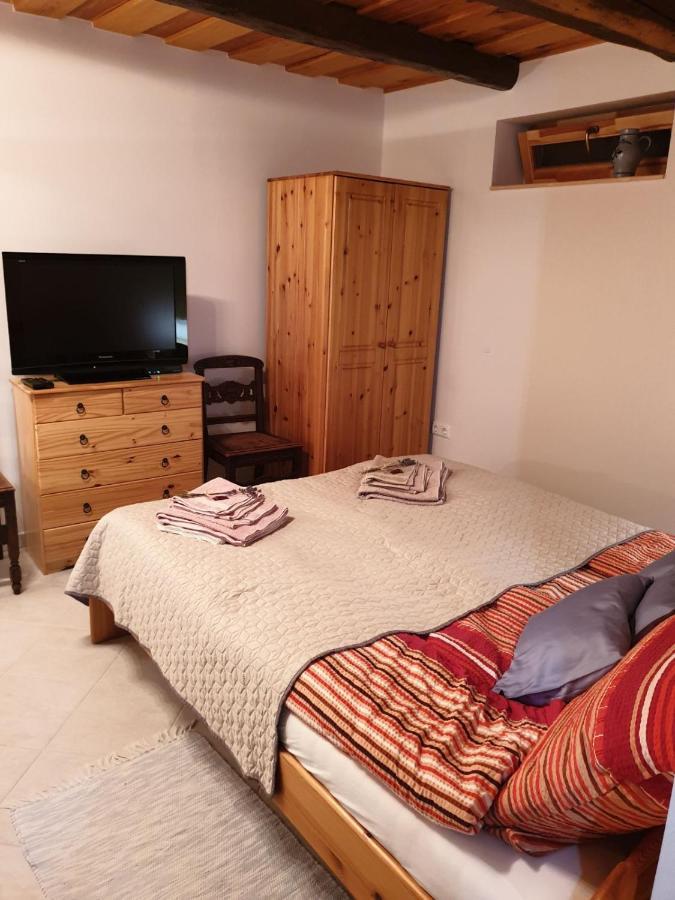 Kis Haz Apartman Zalacsany Exterior photo